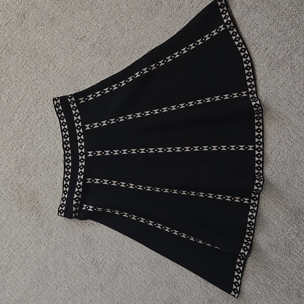 Vita Milano Black and White Knit Skirt